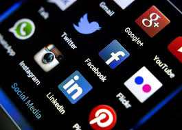 El impacto de las redes sociales en la comunicación y la conexión en línea