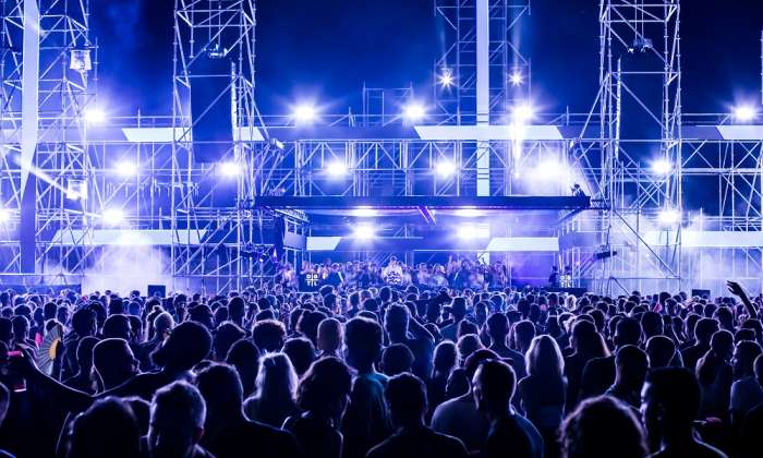 Vibrando al Ritmo de los Festivales de Música Electrónica
